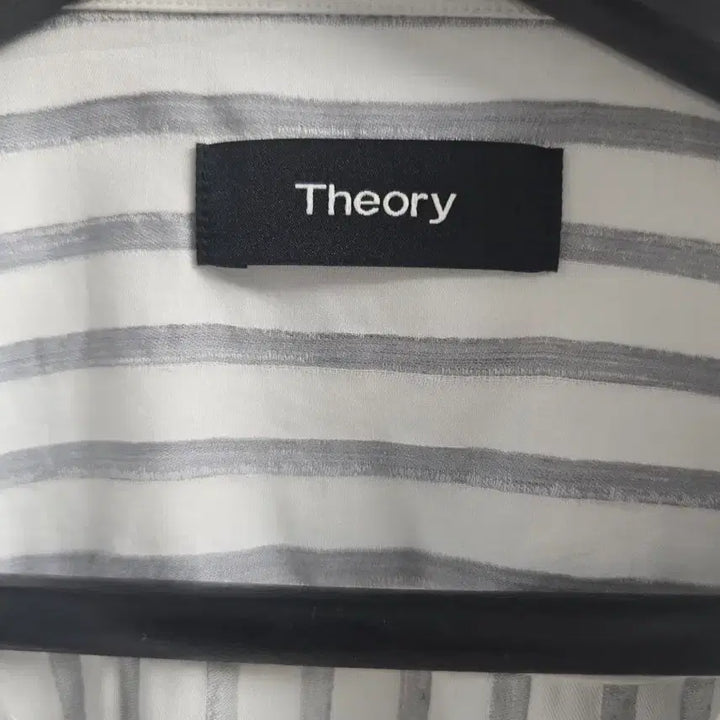 [SOLD OUT] Theory 띠어리 스트라이프 셔츠