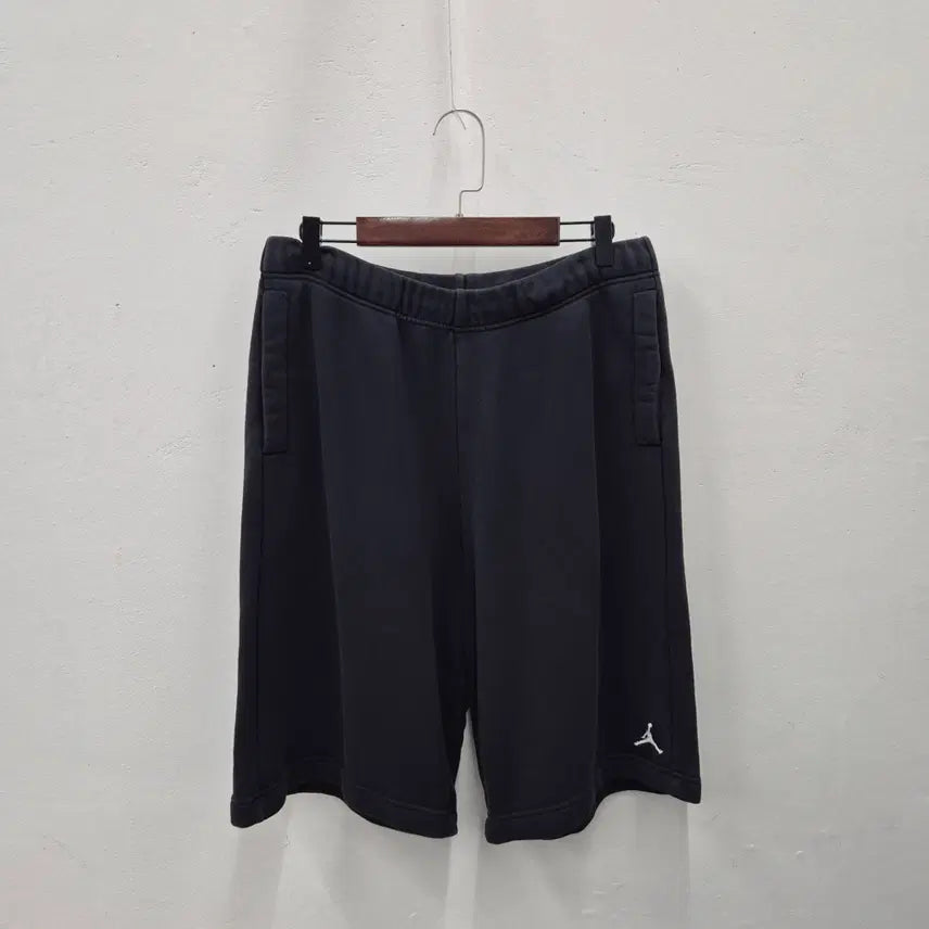 [SOLD OUT] 조던 점프맨 반바지