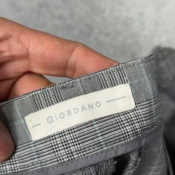[BUNJANG] Giordano Check Light Gray Slacks / 지오다노 체크 라이트 그레이 슬랙스 26