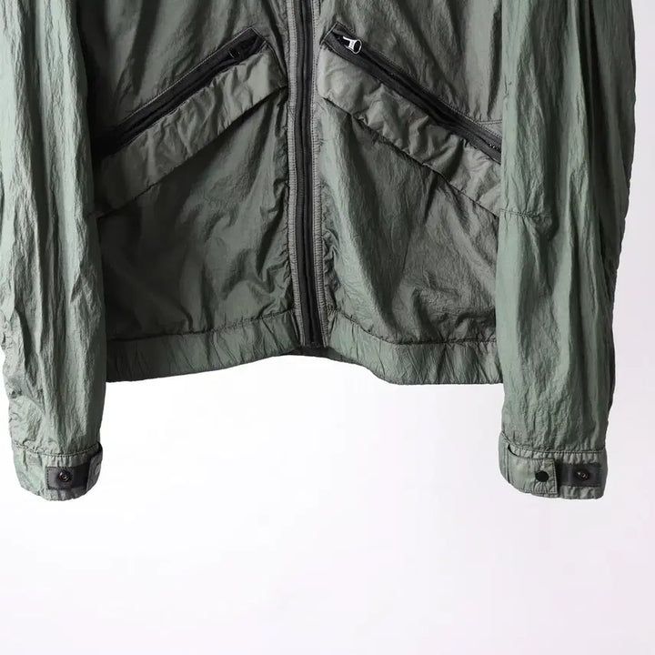 [SOLD OUT] 스톤아일랜드 멤브라나 바람막이 카키 L팝니다.
