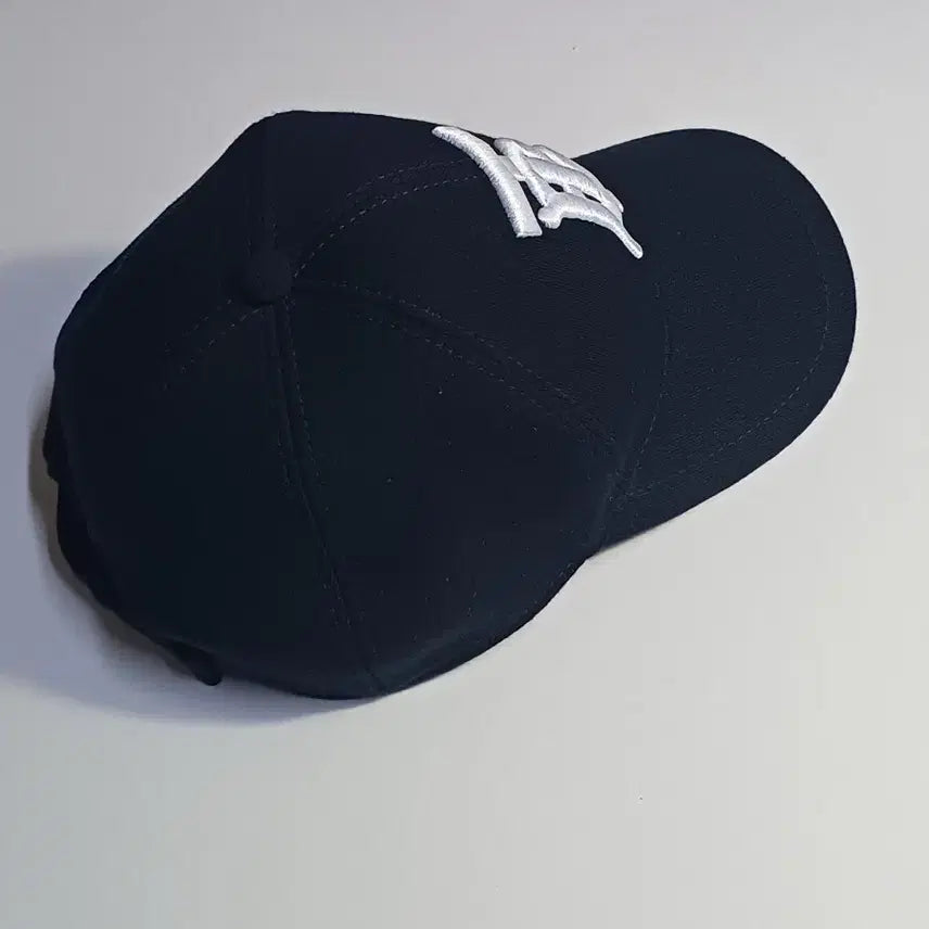 [SOLD OUT] (정품)버버리 TB로고 블랙 볼캡