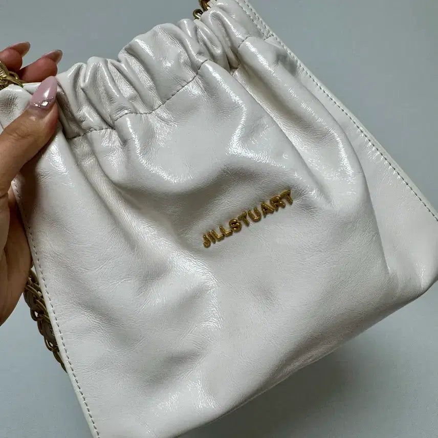[BUNJANG] Jill Stuart Coco Jane Ivory Drawstring Shoulder Bag / 질스튜어트 코코제인 아이보리 골드 장식 드로우스트링 체인숄더백