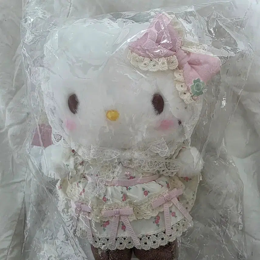 [SOLD OUT] 미개봉 새상품 산리오 포레스트 레이스 키티 마스코트 키링 인형