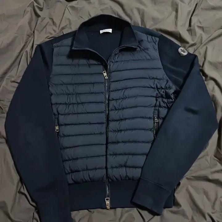 [SOLD OUT] 정품 몽클레어 니트패딩 집업 가디건