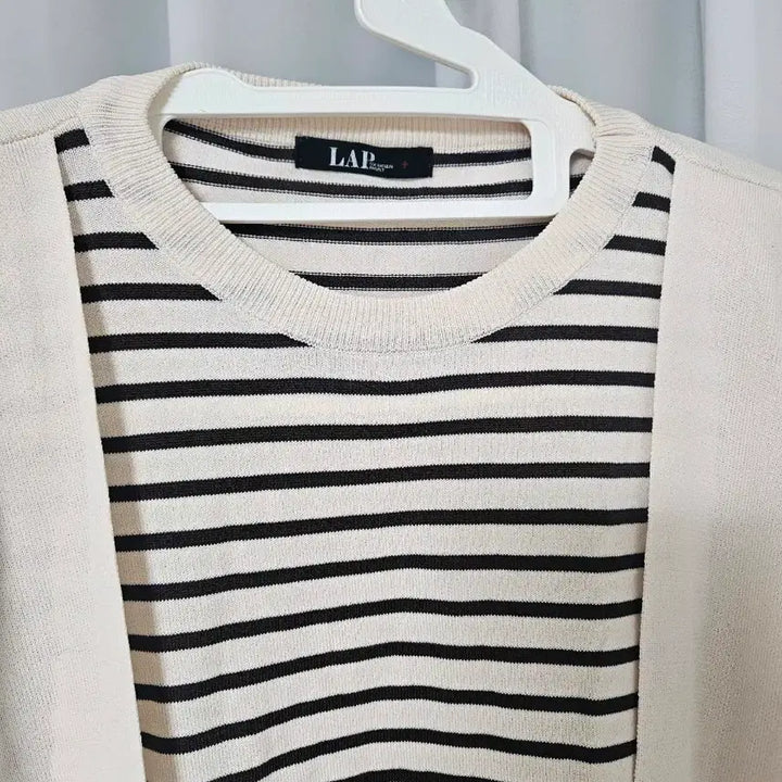 [SOLD OUT] LAP 어깨숄 스트라이프  티셔츠