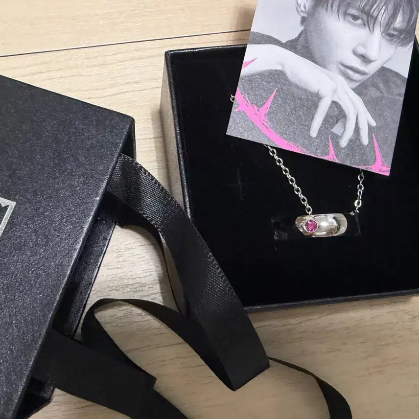 [BUNJANG] TXT Taehyun Thornbush Showcase Reverse Support Necklace / 투바투 TXT 가시덤불 쇼케이스 역조공 태현 반지목걸이