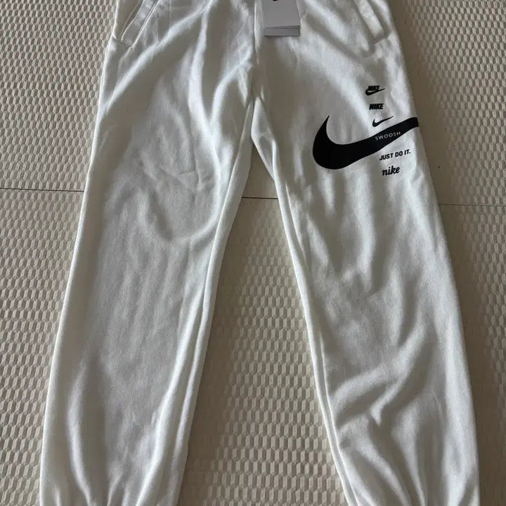 [BUNJANG] Nike Swoosh Training Jogger Pants / 나이키 스우시 트레이닝 조거팬츠