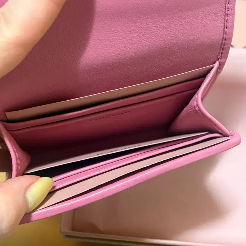 [BUNJANG] Miu Miu Matelasse Leather Bi-fold Wallet / [정품] 미우미우 마테라쎄 반지갑 핑크