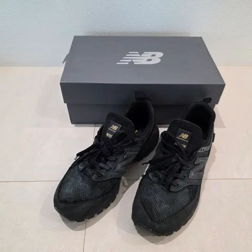 [BUNJANG] New Balance 574VA Black Sneakers 245mm / 뉴발란스 574VA 검정 스니커즈 245mm