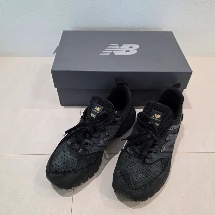 [BUNJANG] New Balance 574VA Black Sneakers 245mm / 뉴발란스 574VA 검정 스니커즈 245mm