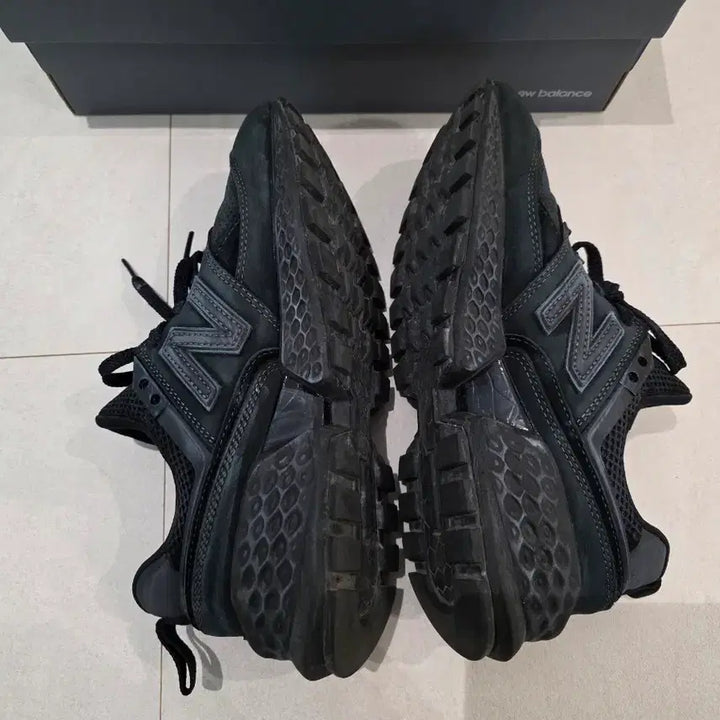 [BUNJANG] New Balance 574VA Black Sneakers 245mm / 뉴발란스 574VA 검정 스니커즈 245mm
