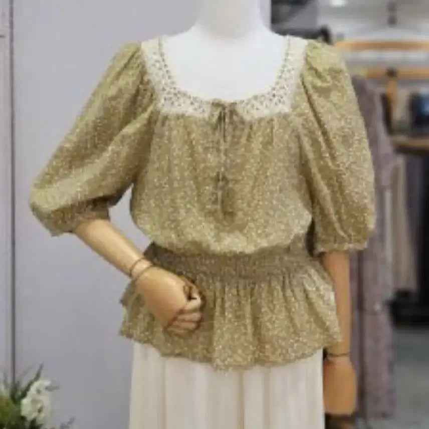 [BUNJANG] Thursday Island Smocked Blouse / 써스데이아일랜드 22 스모크 블라우스 S