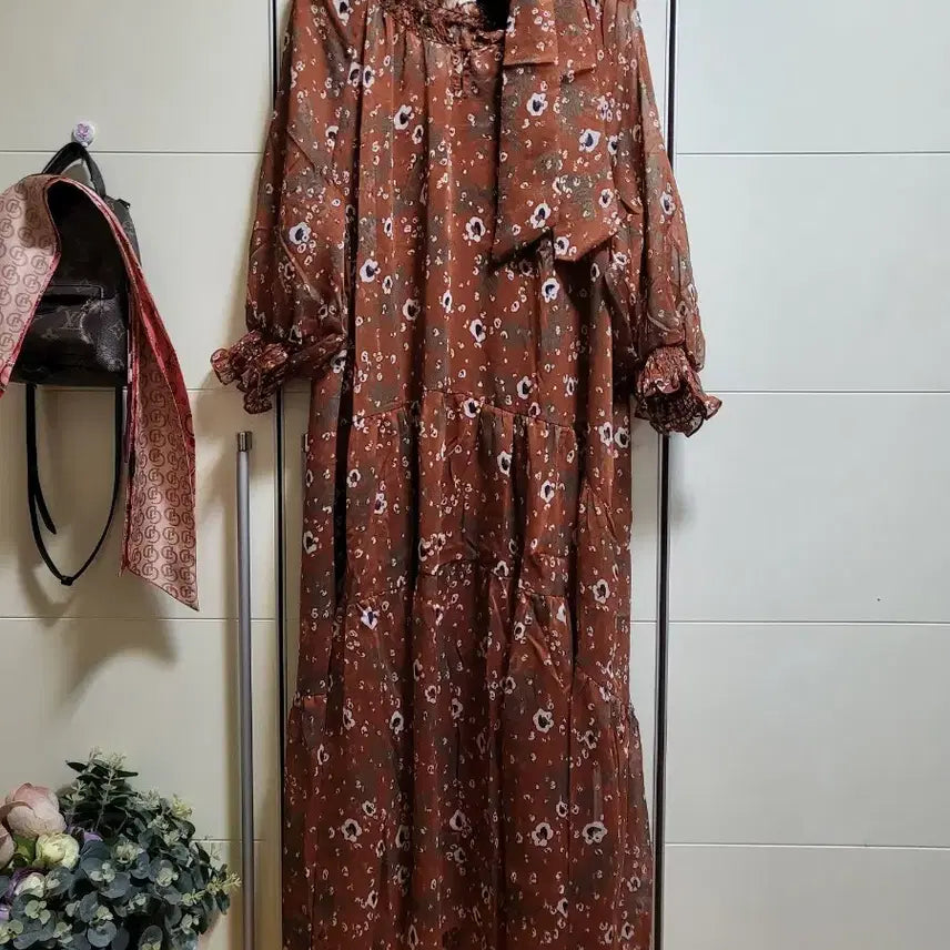 [SOLD OUT] 폴앤조 플라워 패턴 롱 쉬폰 원피스(66) 새제품