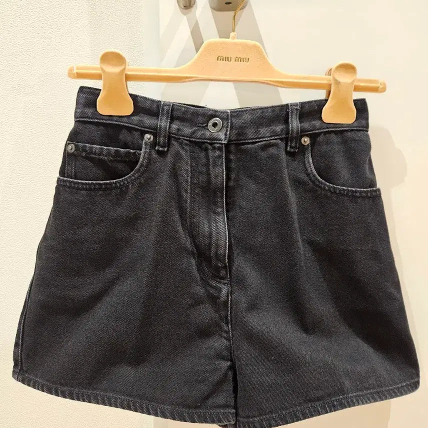 [BUNJANG] Valentino Black Denim Shorts / 발렌티노 블랙 데님 반바지