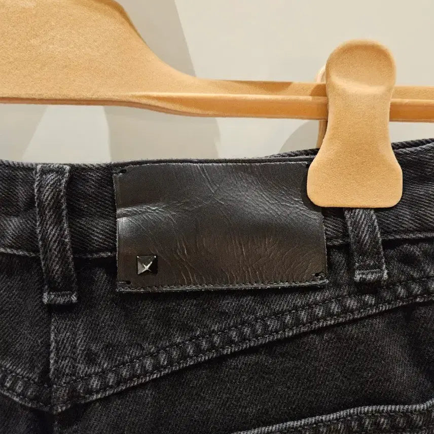 [BUNJANG] Valentino Black Denim Shorts / 발렌티노 블랙 데님 반바지