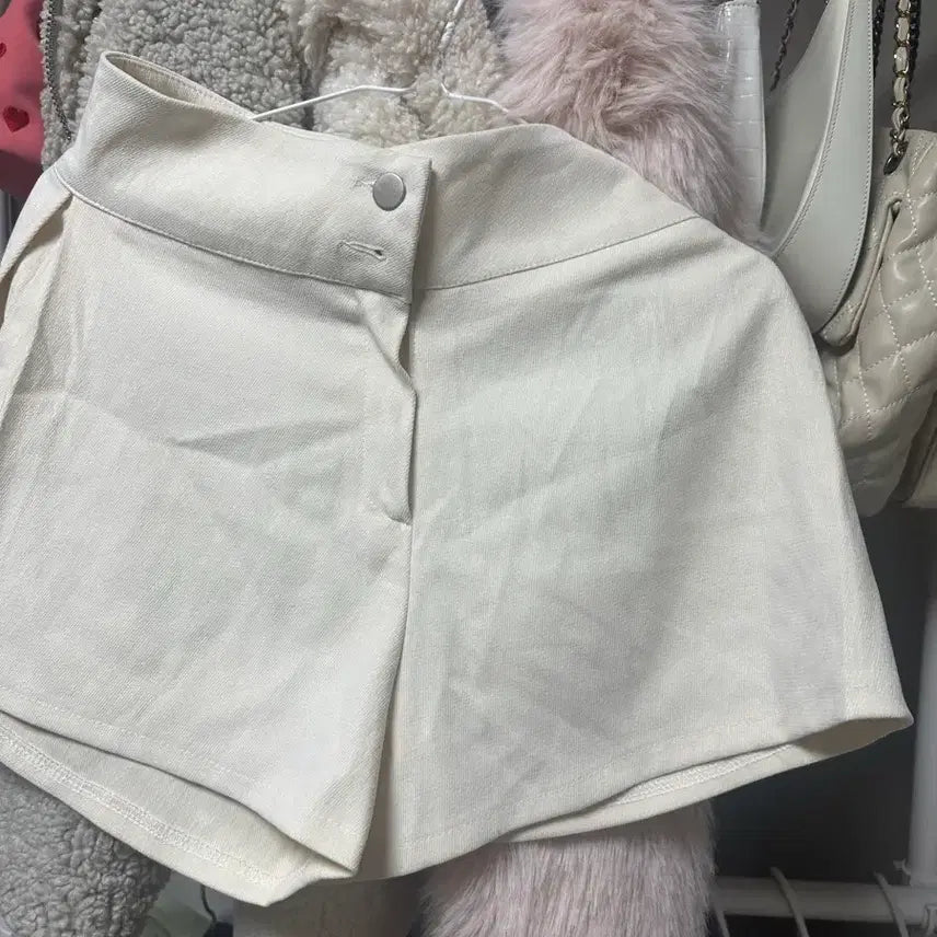 [BUNJANG] Ivory Mini Shorts / 아이보리 미니 숏팬츠