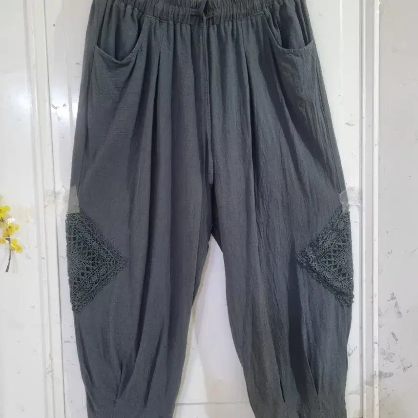 [BUNJANG] Summer Cool Side Lace Cotton Banded Pants / 여름 시원한 깜찍한옆줄 레이스  밴딩 . 면 베기통바지. 77까지
