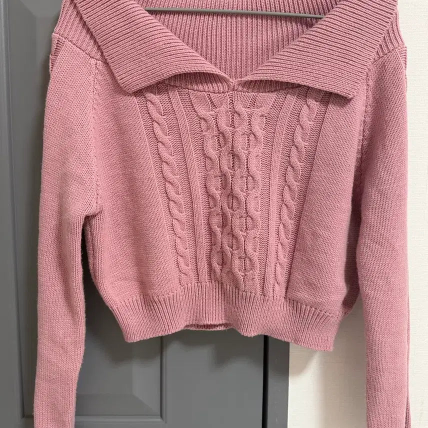 [BUNJANG] Pink Collar Knit Sweater with Cable Pattern / 핑크카라니트