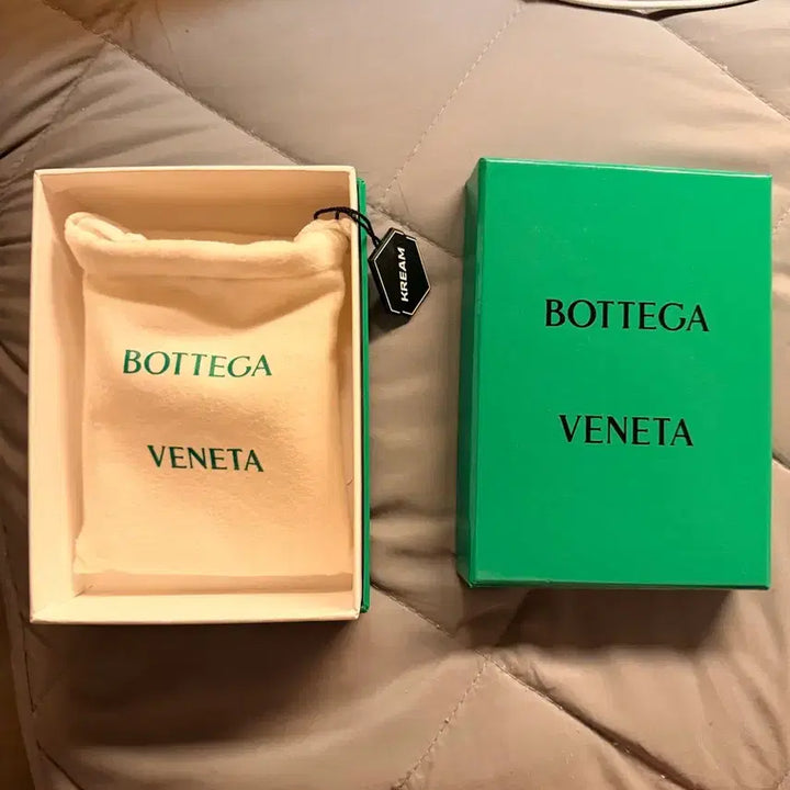 [BUNJANG] Bottega Veneta Parrot Bi-fold Wallet / 보테가베네타 패러킷 반지갑