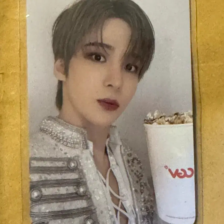 [SOLD OUT] 에이티즈 투워즈 더 라이트 인 시네마 윤호 포토카드