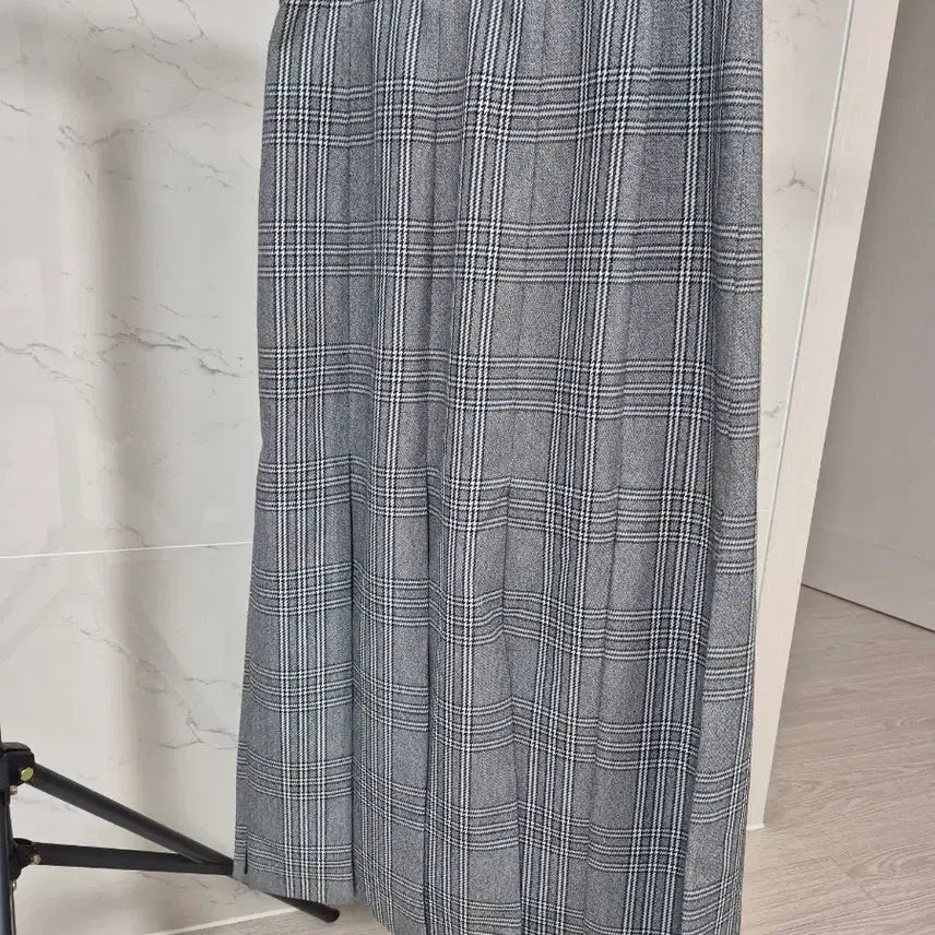 [BUNJANG] Maje Check Slit Midi Skirt / 마쥬 (maje)체크 트임 스커트