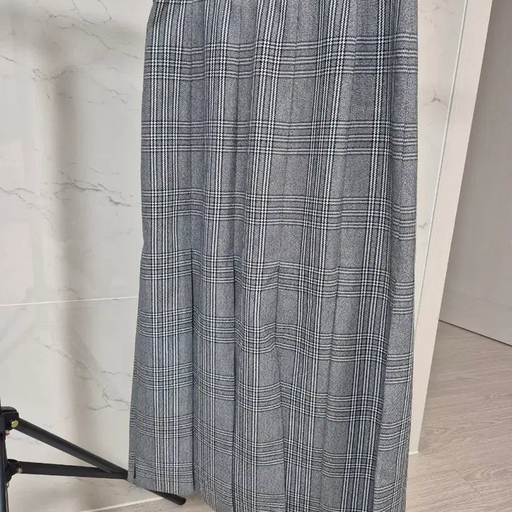 [BUNJANG] Maje Check Slit Midi Skirt / 마쥬 (maje)체크 트임 스커트
