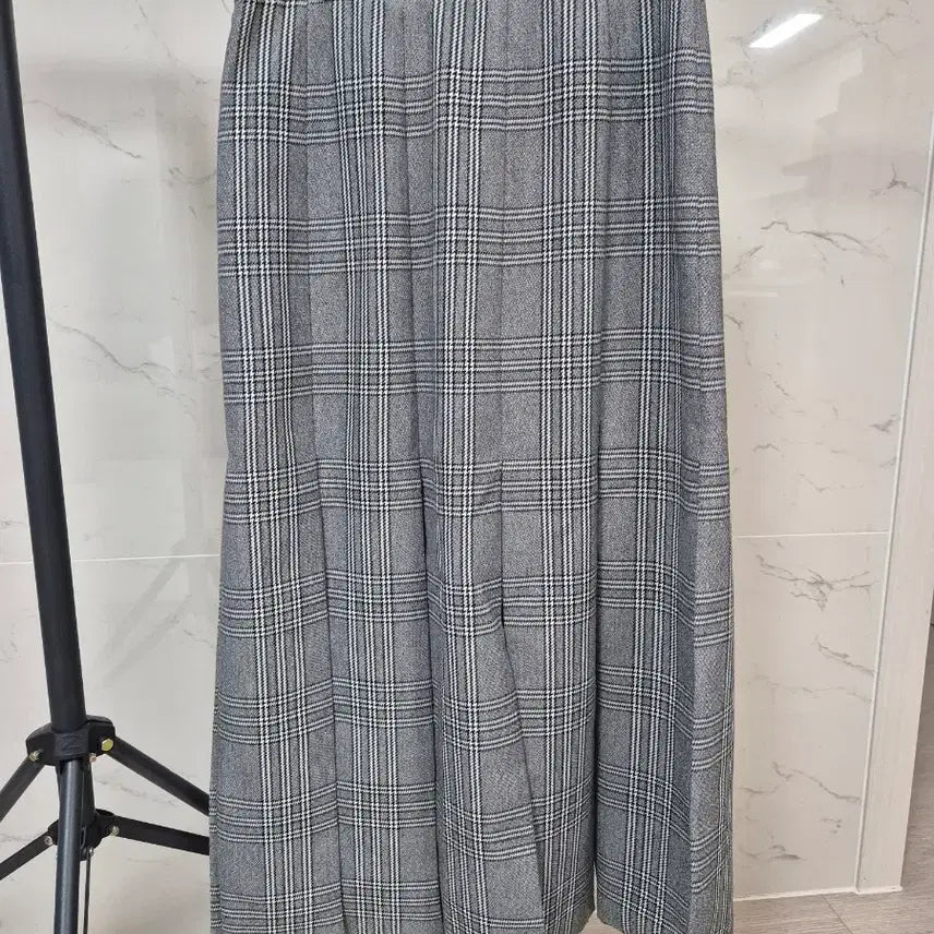 [BUNJANG] Maje Check Slit Midi Skirt / 마쥬 (maje)체크 트임 스커트