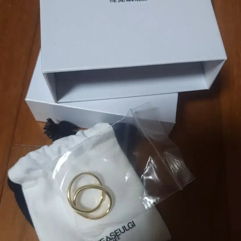 [SOLD OUT] [판매] 레드벨벳 아슬 TILT 반지 엠디