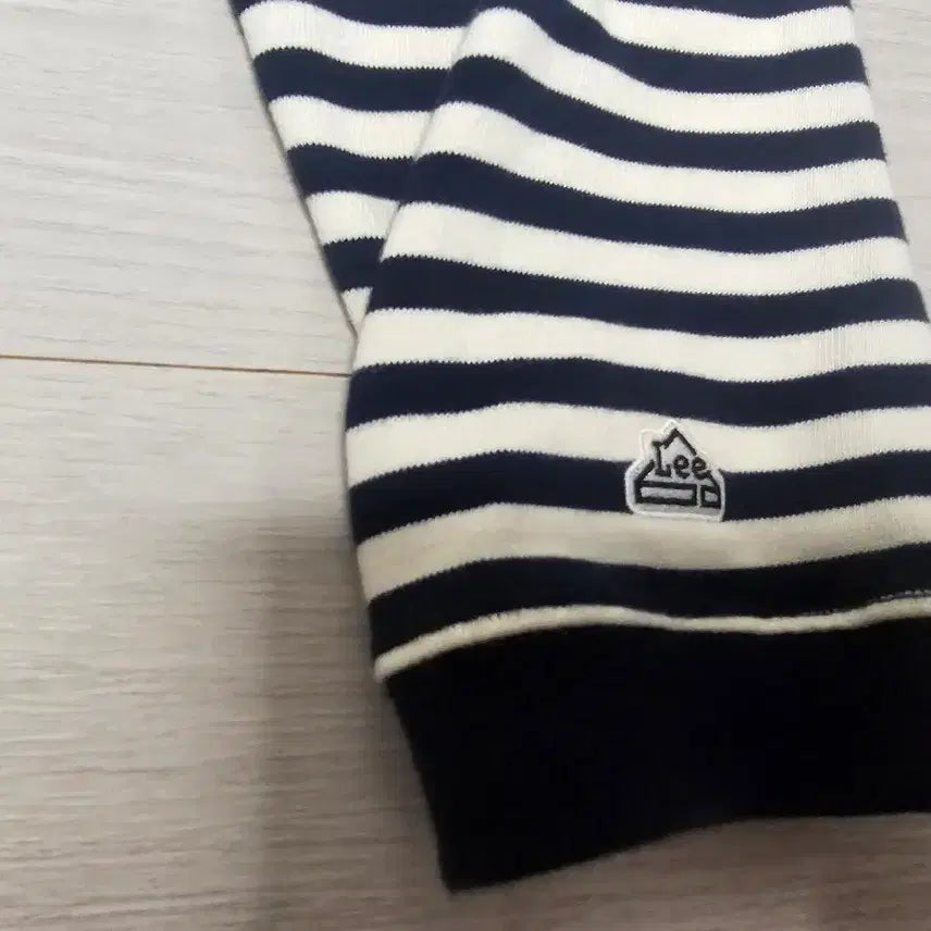 [SOLD OUT] LEE 스트라이프 롱슬리브 티셔츠 M사이즈