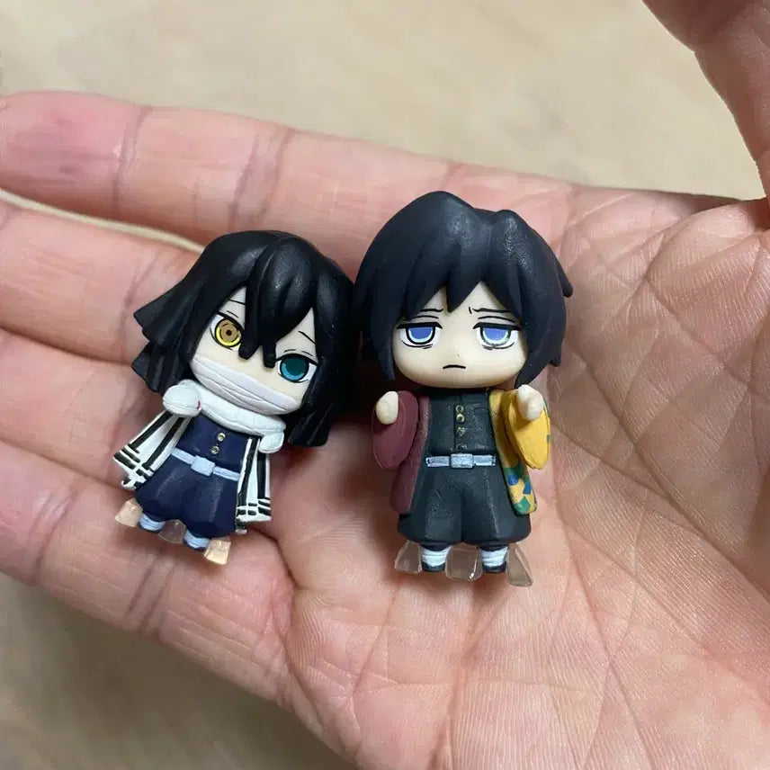 [BUNJANG] Demon Slayer Giyu &amp; Iguro Mini Figure / 기유 이구로 피규어