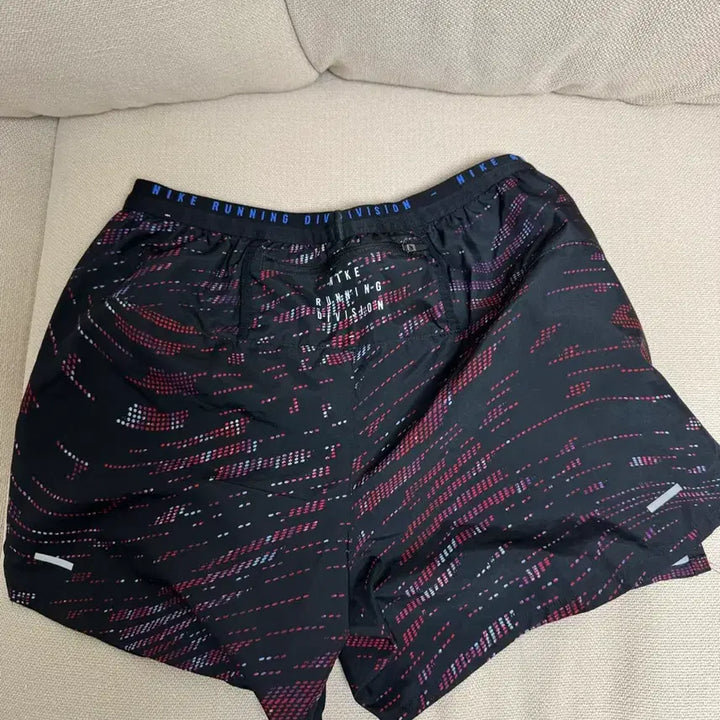 [SOLD OUT] 나이키 러닝 디비전 L 쇼츠