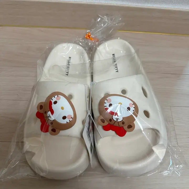[BUNJANG] Hello Kitty Slippers / 헬로키티 슬리퍼