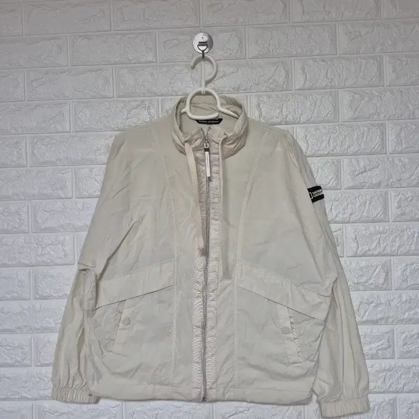 [SOLD OUT] 내셔널지오그래픽 아이보리 바람막이 자켓