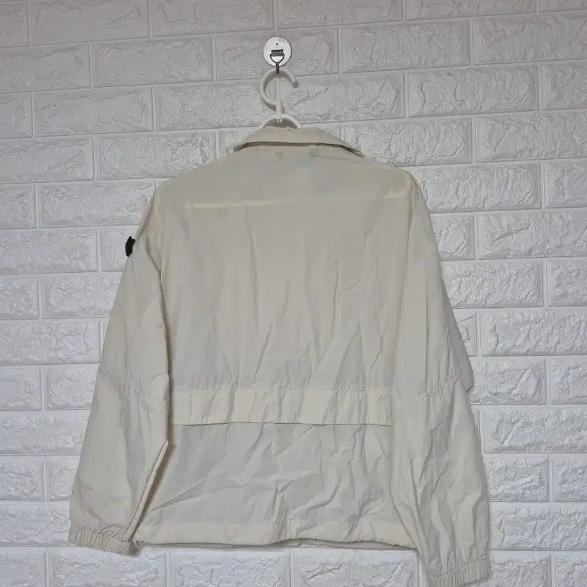 [SOLD OUT] 내셔널지오그래픽 아이보리 바람막이 자켓