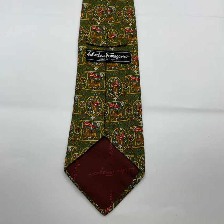 [BUNJANG] Salvatore Ferragamo Patterned Necktie (Minor Damage) / 832) (Ferragamo) 살바토레페레가모 패턴 넥타이(미세데미지)