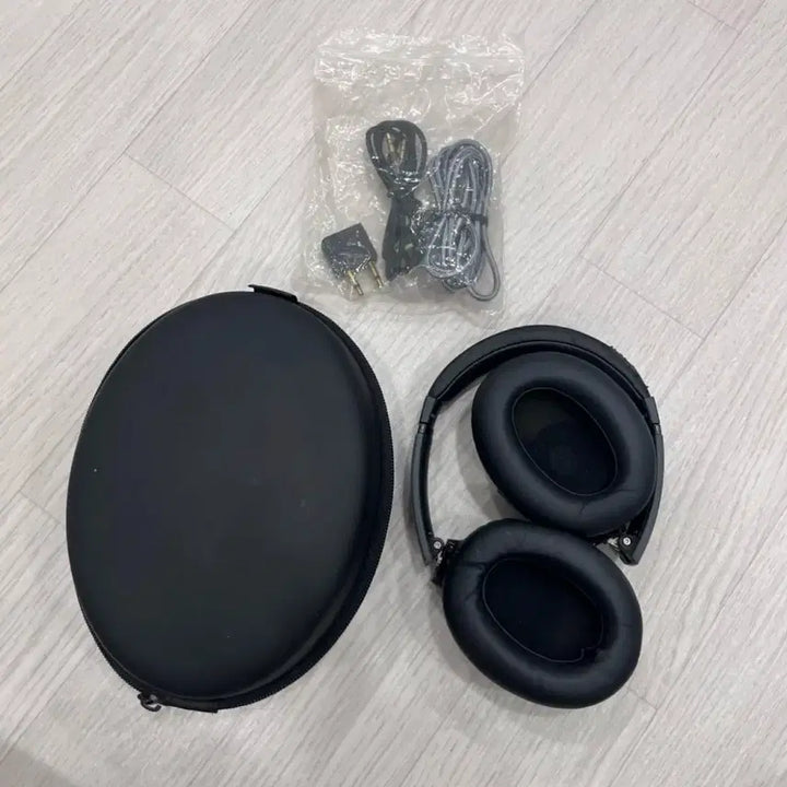 [BUNJANG] JIFFY Black Wireless Headphones with Case / JIFFY 블랙 무선 헤드폰 + 케이스 헤드셋