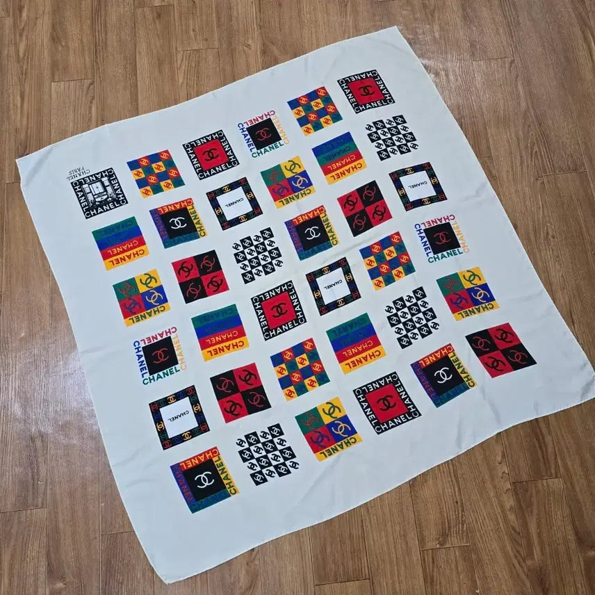 [BUNJANG] Chanel 90s Multi Logo Scarf / 90s 샤넬 멀티 로고 스카프  정품