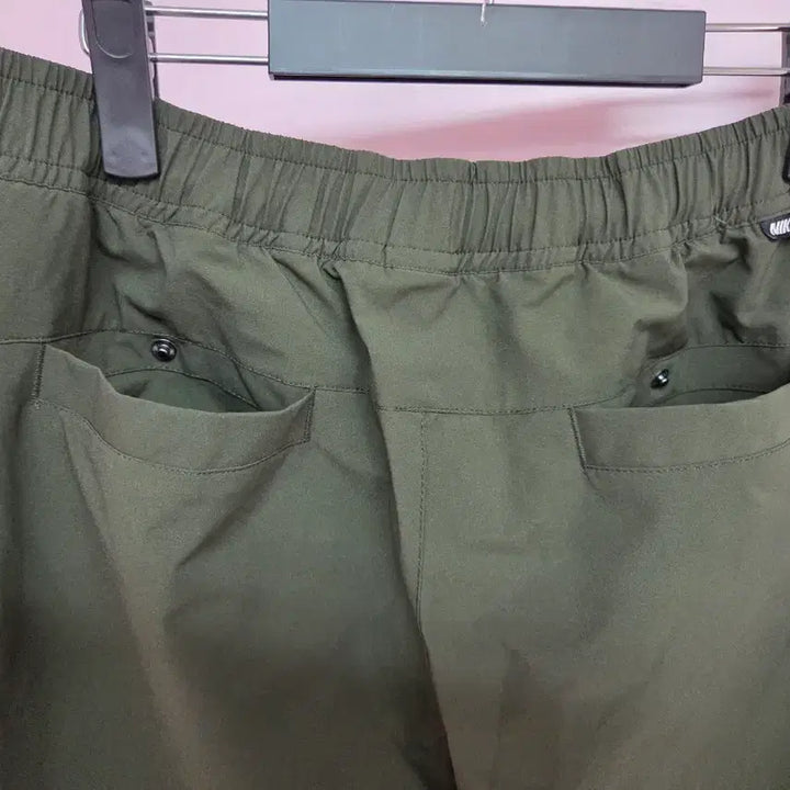 [SOLD OUT] 나이키 남성 카키 우븐 팬츠