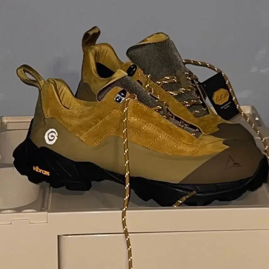 [BUNJANG] Loa Austriaca Katarina Yellow Size 43 / 로아 오스트리야 카타리나 옐로우 43