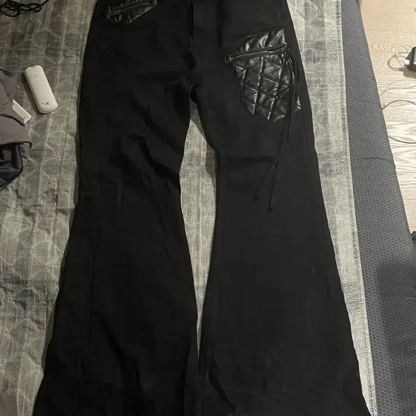 [BUNJANG] Emosstance Club Leather Patch Flare Jeans / [3] 에모스탠스클럽 레더패치 플레어진 팬츠