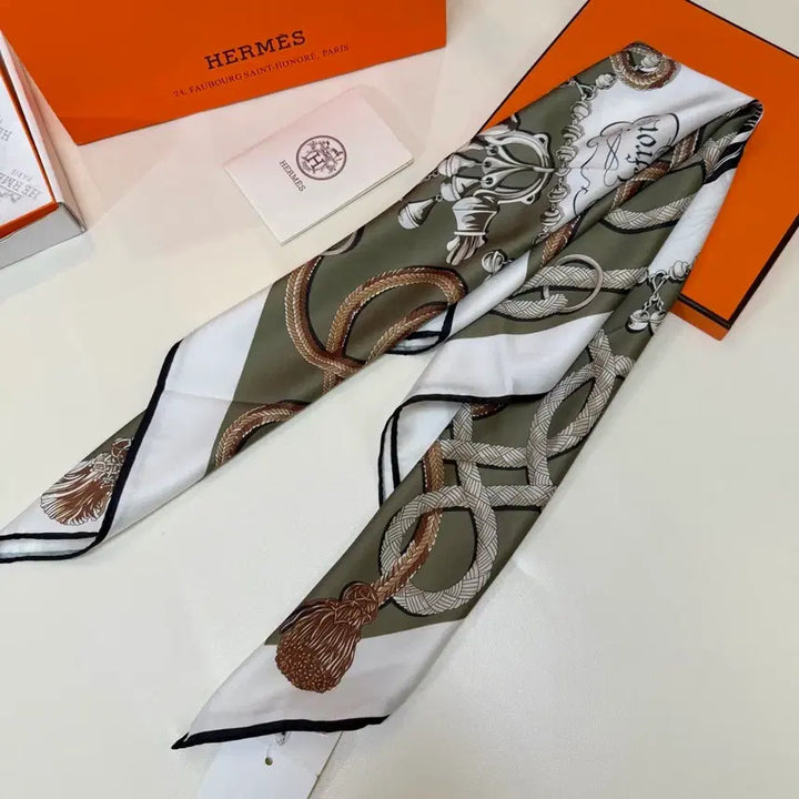 [SOLD OUT] 에르메스 클래식 마마 프린트 새틴 스카프 90cm
