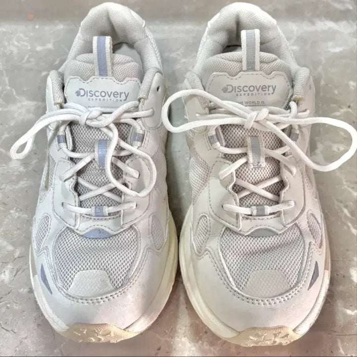 [BUNJANG] Discovery Ivory Sneakers 230 / 디스커버리 운동화 아이보리 230