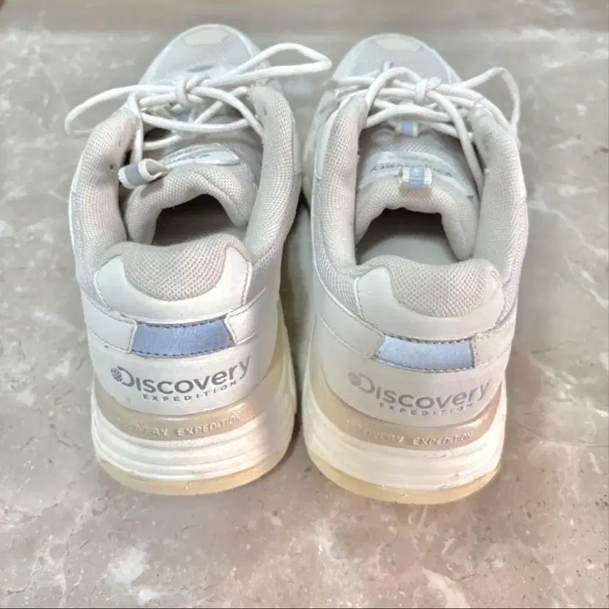 [BUNJANG] Discovery Ivory Sneakers 230 / 디스커버리 운동화 아이보리 230