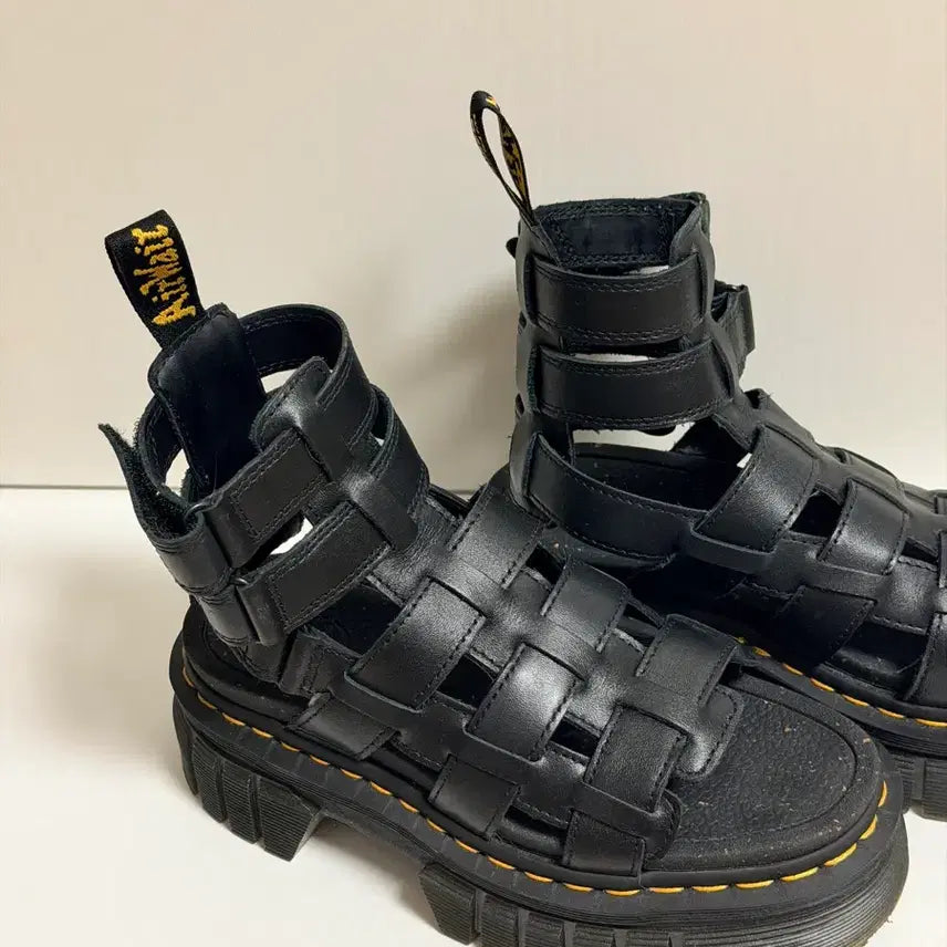 [SOLD OUT] 닥터마틴 리키 글래디에이터 샌들 블랙 220-225 uk3