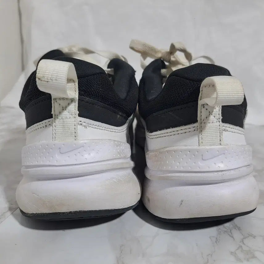 [SOLD OUT] 나이키 디파이올데이 남성 운동화 270 (신1431)