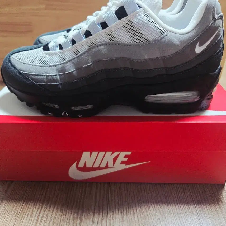 [BUNJANG] Nike Air Max 95 Blue Tint Sneakers / 나이키 에어맥스95 블루틴트 260사이즈