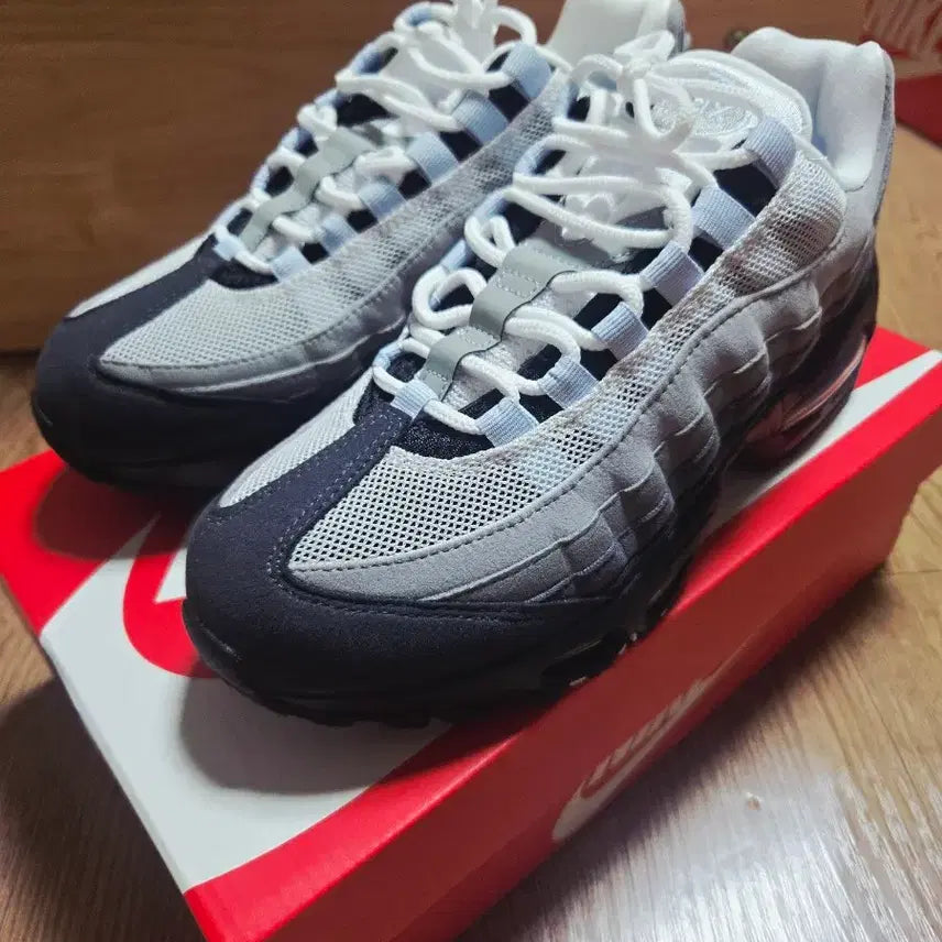 [BUNJANG] Nike Air Max 95 Blue Tint Sneakers / 나이키 에어맥스95 블루틴트 260사이즈