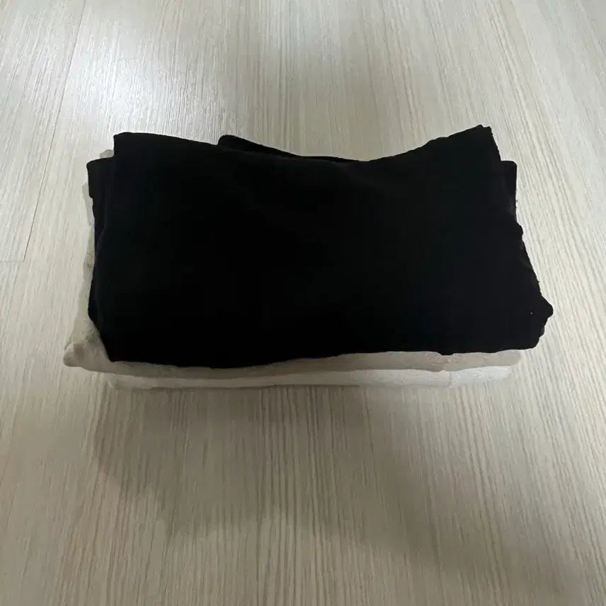 [SOLD OUT] (1+1+1) 니티드 오픈 카라 반팔 니트