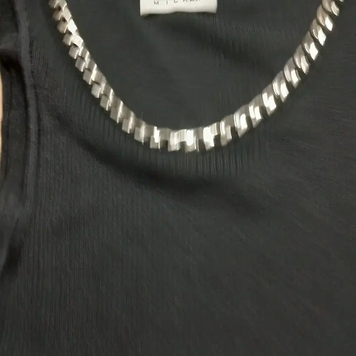 [BUNJANG] Misha Chain Black Sleeveless Knit Top / 미샤 체인 블랙 민소매 니트.55