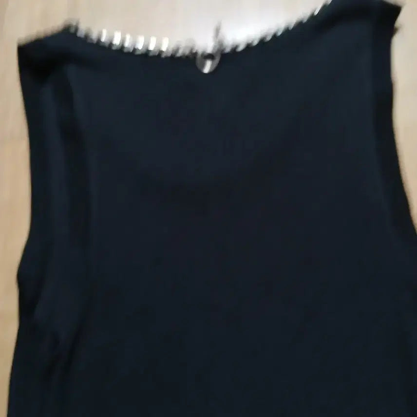 [BUNJANG] Misha Chain Black Sleeveless Knit Top / 미샤 체인 블랙 민소매 니트.55
